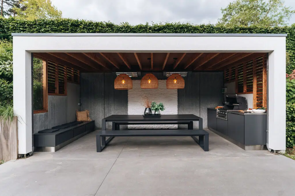 Belle terrasse aménagée avec une cuisine extérieure Outdoor Passion